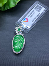 Load image into Gallery viewer, Jadeite Pendant Necklace