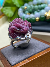 Load image into Gallery viewer, Ruby ring,  hand carved Money Toad, bring Luck and Prosperity in Fengshui (Size: 7US)