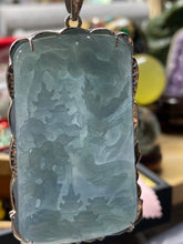 Load image into Gallery viewer, Jadeite Pendant Necklace
