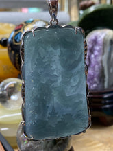Load image into Gallery viewer, Jadeite Pendant Necklace